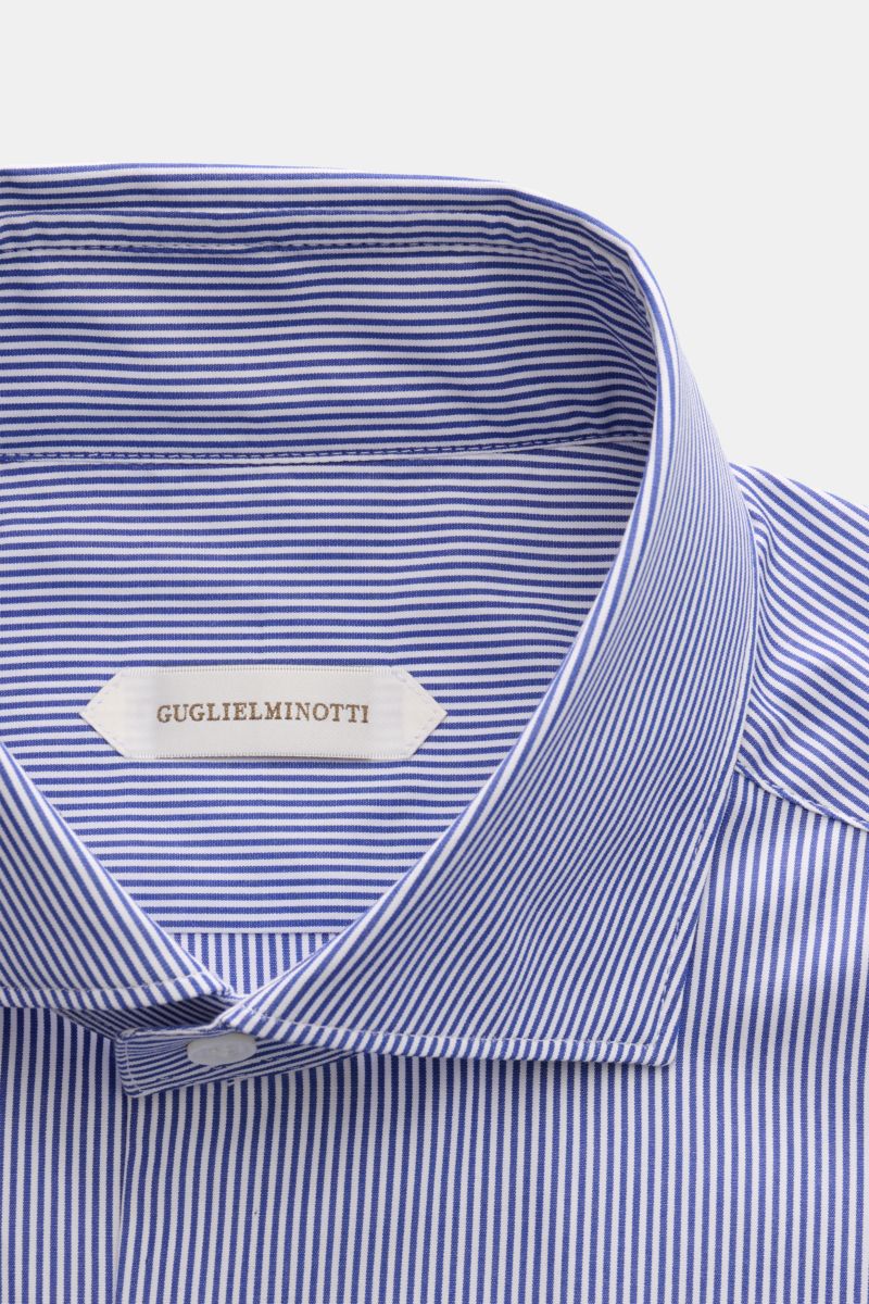 Close-up front view of the Guglielminotti Casual shirt shark collar dark blue/white striped, pure cotton with a fine striped pattern, showcasing its distinctive shark collar and French button placket with mother-of-pearl buttons.

