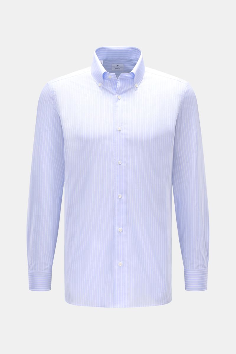 Giampaolo Oxford-Hemd Button-Down-Kragen hellblau/weiß gestreift shown from the front, slim fit, pure cotton Oxford fabric, lightly textured, button-down collar, classic sport cuffs, back waist darts, rounded hem. Klassiker vom italienischen Hemdenexpe