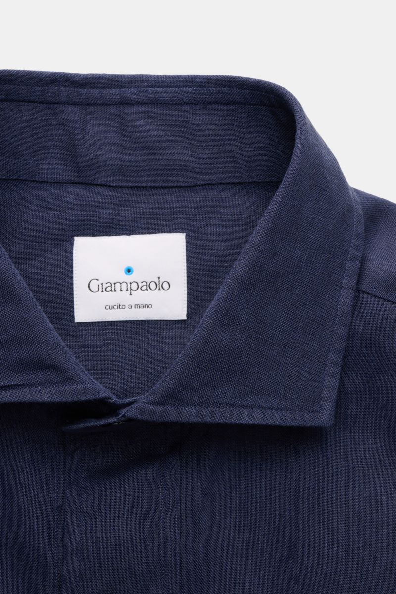 Alt tag (125 characters): Close-up front view of Giampaolo Linen popover shirt shark collar navy showing fabric texture and collar detail.

Description: Comfortable and casual for hot days: This popover shirt by GIAMPAOLO made of pure linen is a must-h