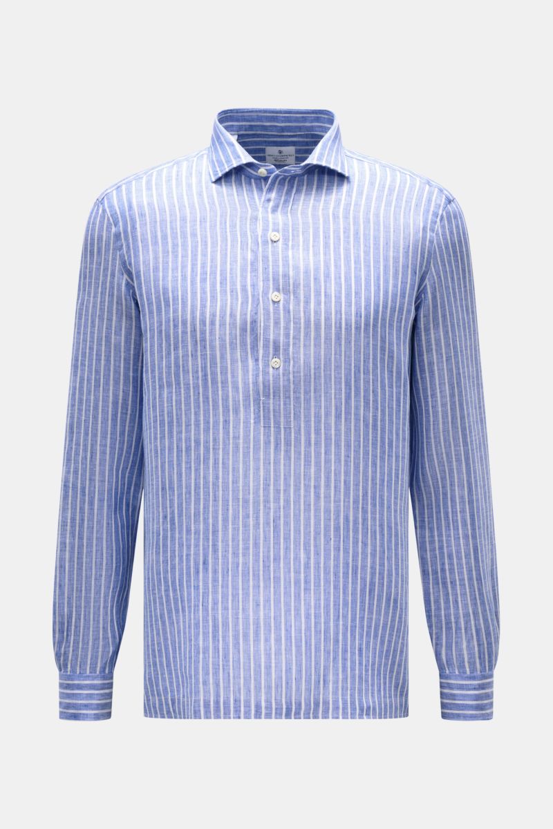 Front view of the Giampaolo Popover-Leinenhemd Haifisch-Kragen blau/weiß gestreift, a lightweight, blue and white striped linen shirt with a shark collar, popover placket, classic sport cuffs, straight hem, and short side slits, crafted in canvas weave wi