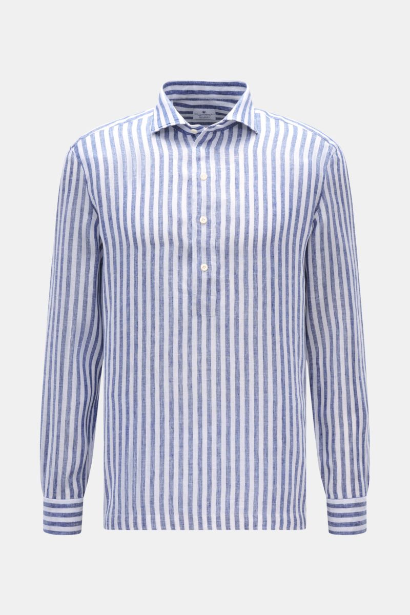 Front view of the Giampaolo Popover-Leinenhemd Haifisch-Kragen navy/weiß gestreift, a classic linen shirt with vertical navy and white stripes, regular fit, shark collar, half button placket, sport cuffs, straight hem with short side slits, made from ligh