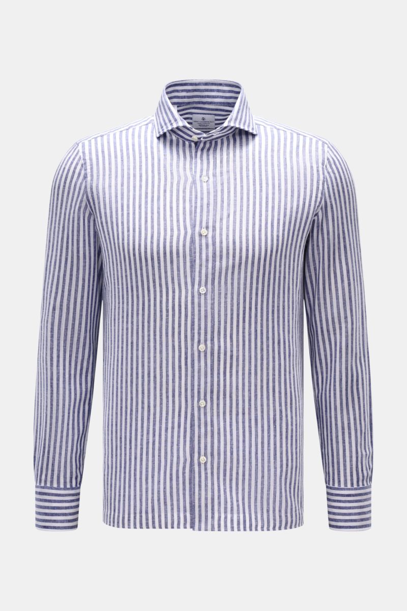 Front view of Giampaolo Casual Hemd Haifisch-Kragen navy/weiß gestreift, a slim fit shirt with shark collar, lightweight cotton-linen fabric, structured grip, button placket, classic sport cuffs, and rounded hem, perfect for spring and summer office and c