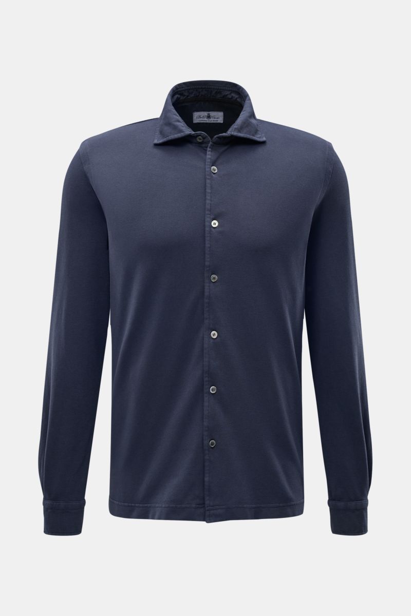 Della Ciana Piqué-Hemd Haifisch-Kragen dunkelblau, frontale Nahaufnahme, Baumwoll-Piqué, Regular Fit, garment dyed, Vintage-Design.