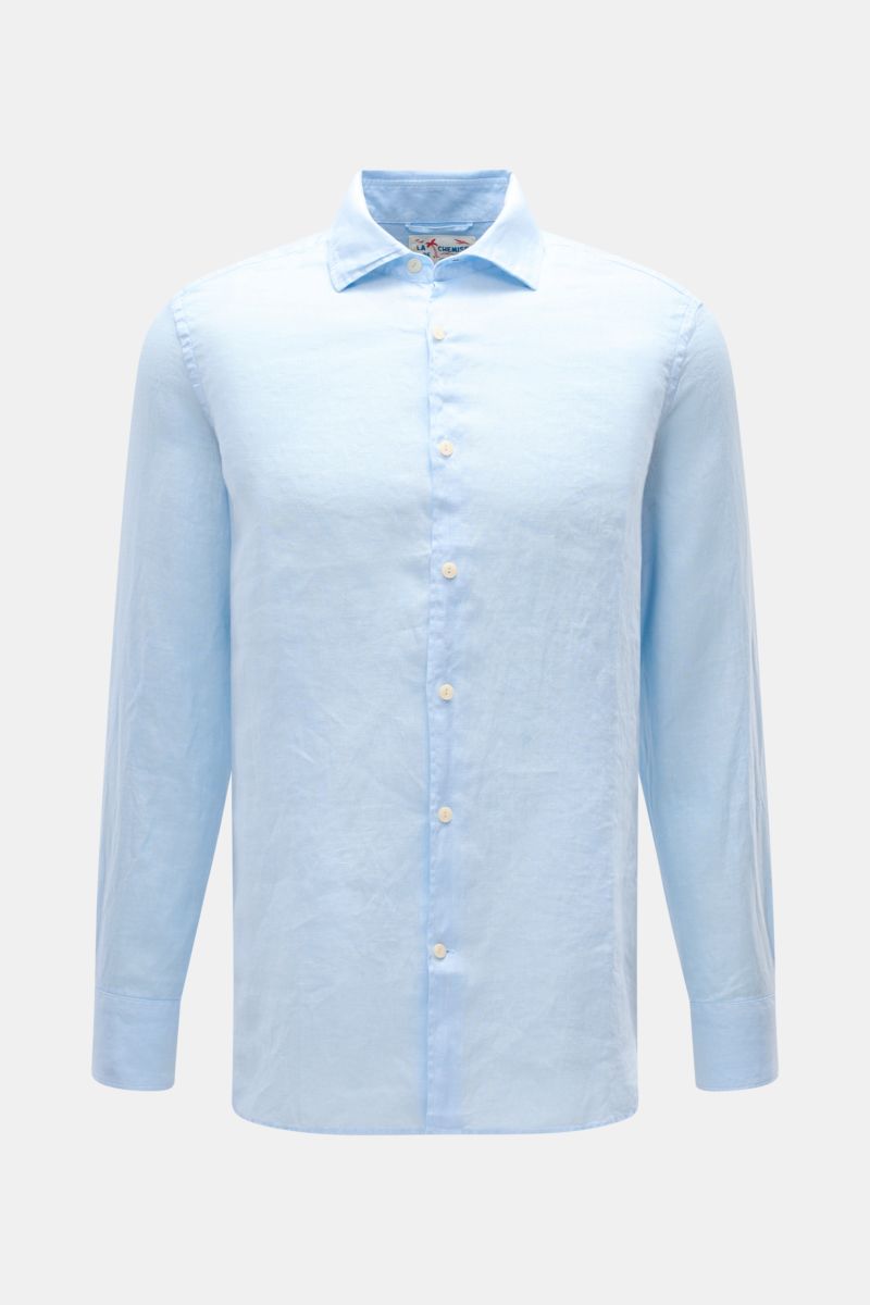 Front view of MC2 Saint Barth Linen shirt 'Pamplona' shark collar light blue, slim fit with French button placket and classic barrel cuffs.

With this airy, lightweight shirt in pure linen, MC2 SAINT BARTH brings us a perfect piece for casual summer lo