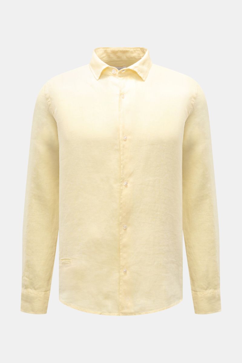 Front view of 04651/ A trip in a bag Linen shirt narrow collar pastel yellow, pure linen, airy fabric, regular fit, French button placket.

Effortless lightness