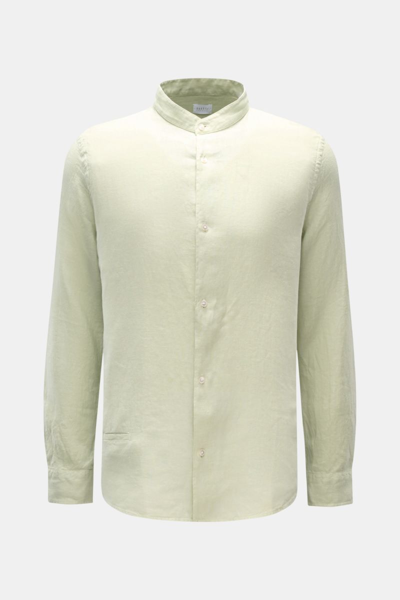 Front view of 04651/ A trip in a bag Linen shirt 'Linen Guru' grandad collar pastel green, pure linen, soft feel, regular fit, French button placket, small welt pocket, classic barrel cuffs, slightly rounded hem, and short hem vents. Summer for your skin: