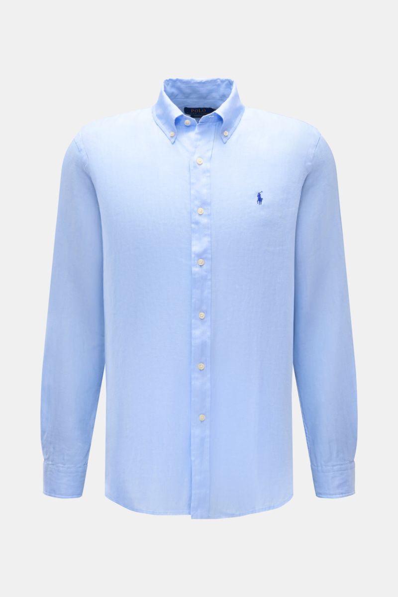 Polo Ralph Lauren Leinenhemd Button-Down-Kragen hellblau, sportliches Custom Fit Hemd aus reinem Leinen, Frontansicht mit Polospieler-Stitching, Button-Down-Kragen, weichem Griff, leichter Qualität und gerundetem Saum.