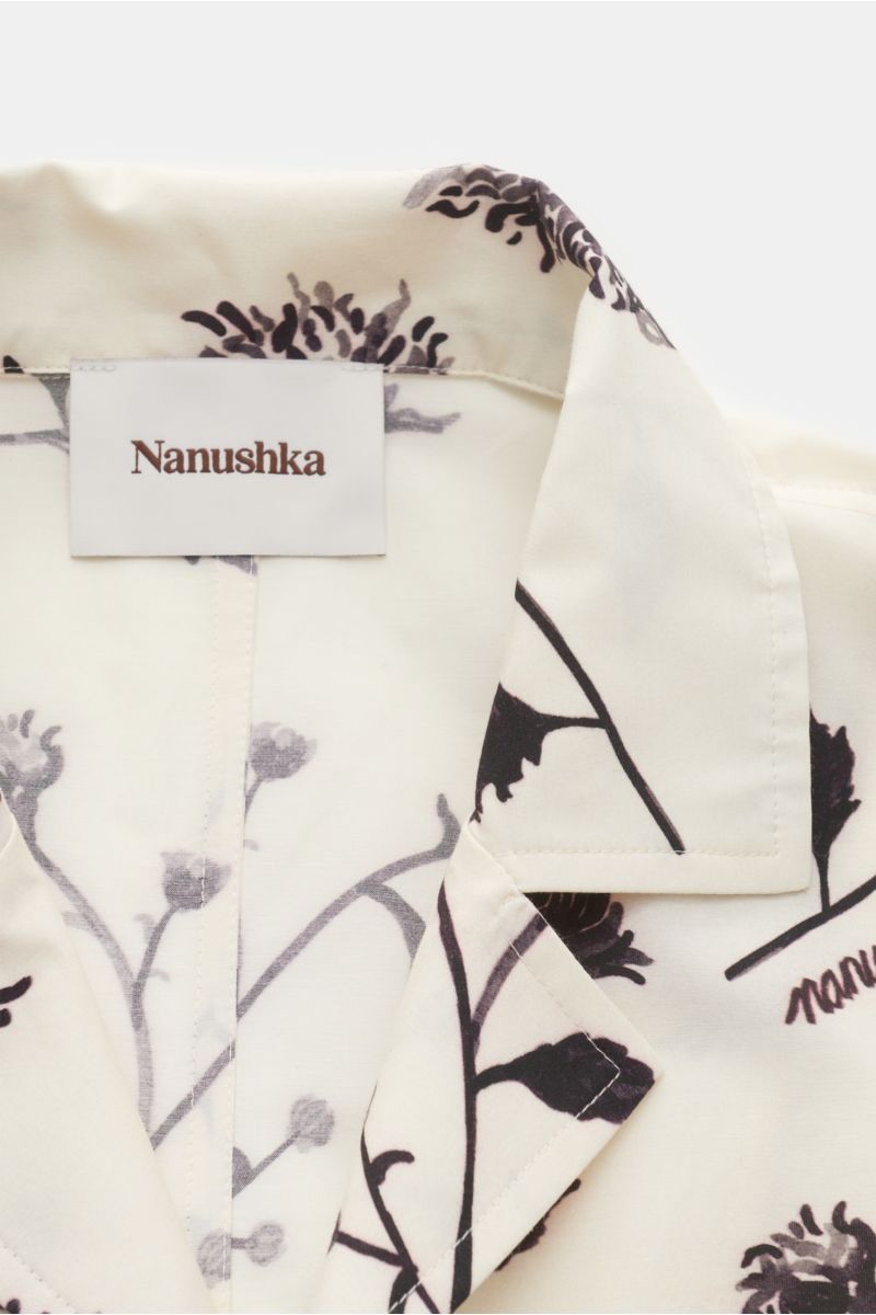 Nanushka Kurzarmhemd 'Yuki' Kubanischer Kragen creme/schwarz gemustert