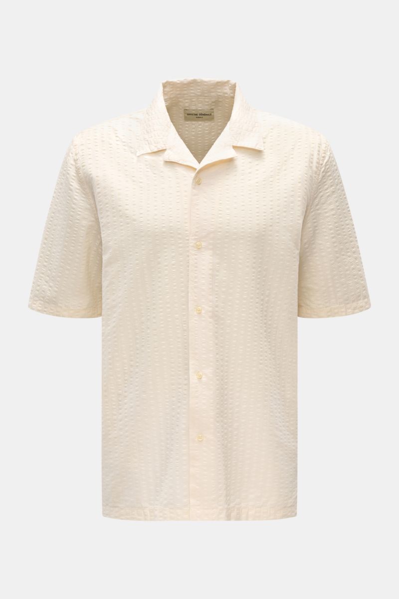 Front view of Officine Générale Short sleeve shirt 'Eren' Cuban collar cream in lightweight seersucker lyocell-cotton blend with French button placket and straight hem, oversized fit, slightly textured feel, perfect for stylish spring and summer looks.