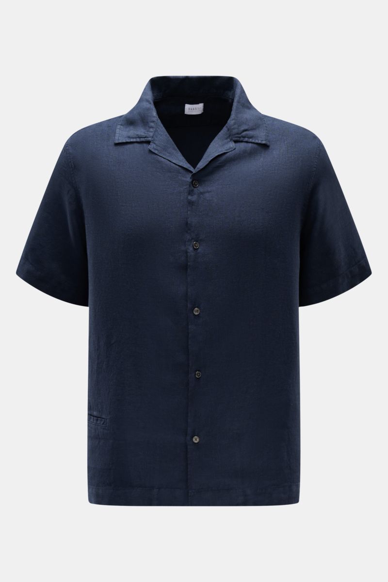 04651/ A trip in a bag Leinen-Kurzarmhemd Kubanischer Kragen navy, frontal, reines Leinen, luftiges Tragegefühl, Regular Fit, kleine Münztasche.