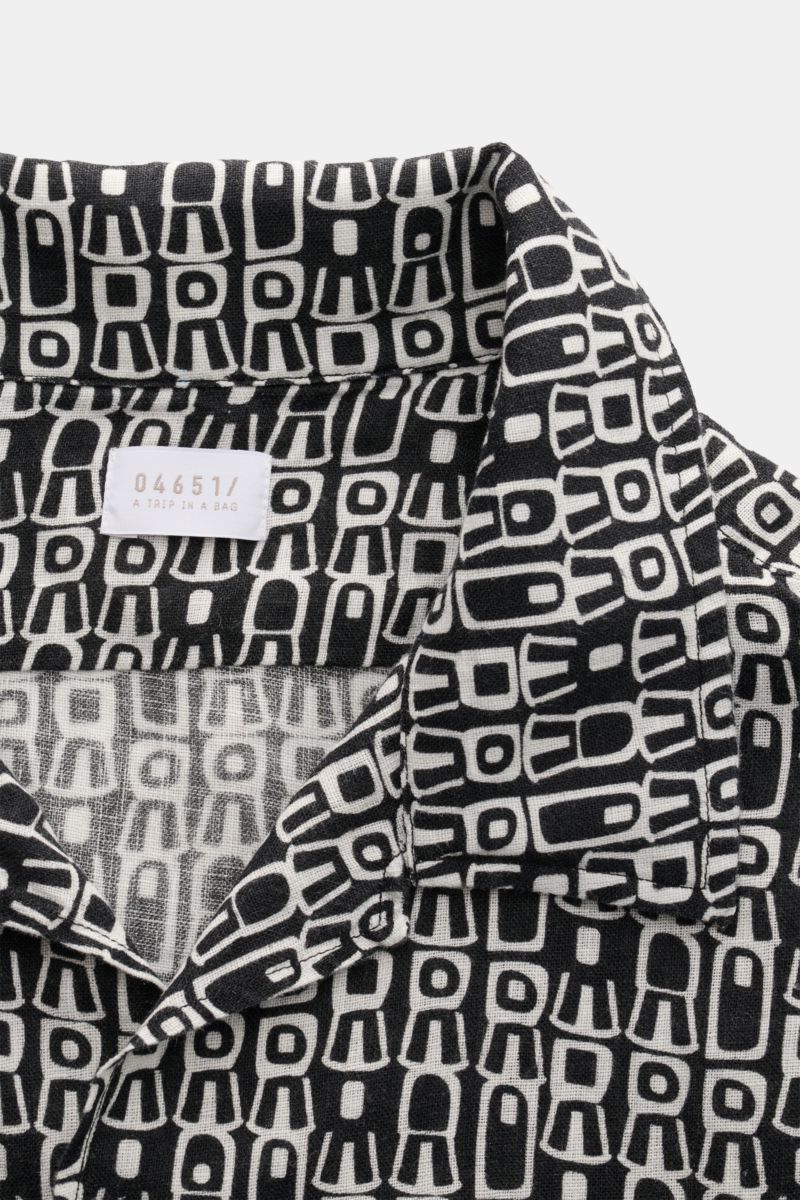 04651/ A trip in a bag Leinen-Kurzarmhemd Kubanischer Kragen schwarz/weiß gemustert