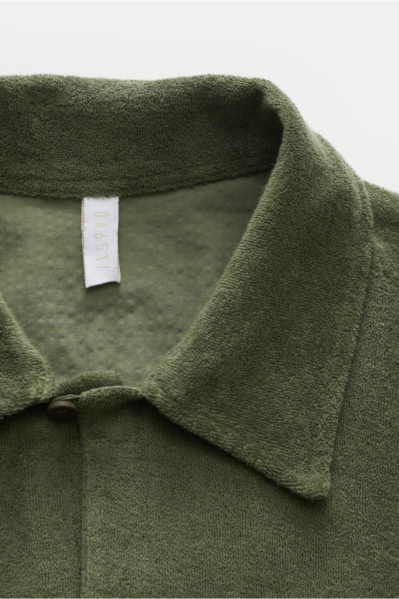 04651/ A trip in a bag Frottee-Kurzarmhemd 'Terry Shirt' Kubanischer Kragen oliv