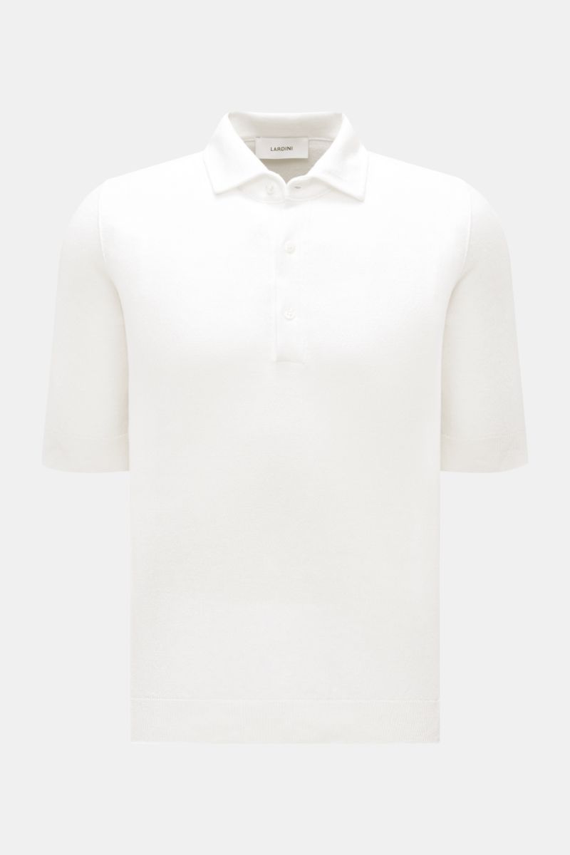 Lardini Kurzarm-Strickpolo offwhite, Slim Fit, aus Leinen-Baumwolle, feines Strickbild, Polokragen, Drei-Knopf-Leiste, frontal fotografiert.