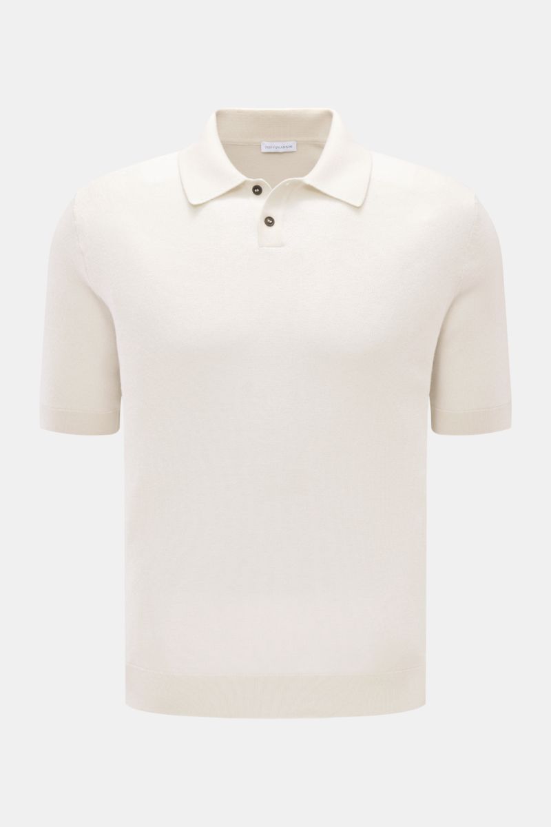 Front view of Iris von Arnim Kurzarm-Strickpolo 'Pavion' offwhite, a luxurious knit polo with a classic collar, two-button placket, soft cashmere-silk blend, regular fit, and short sleeves. Luxuriöser Allrounder: Das edle Strickpolo von IRIS VON ARNIM 