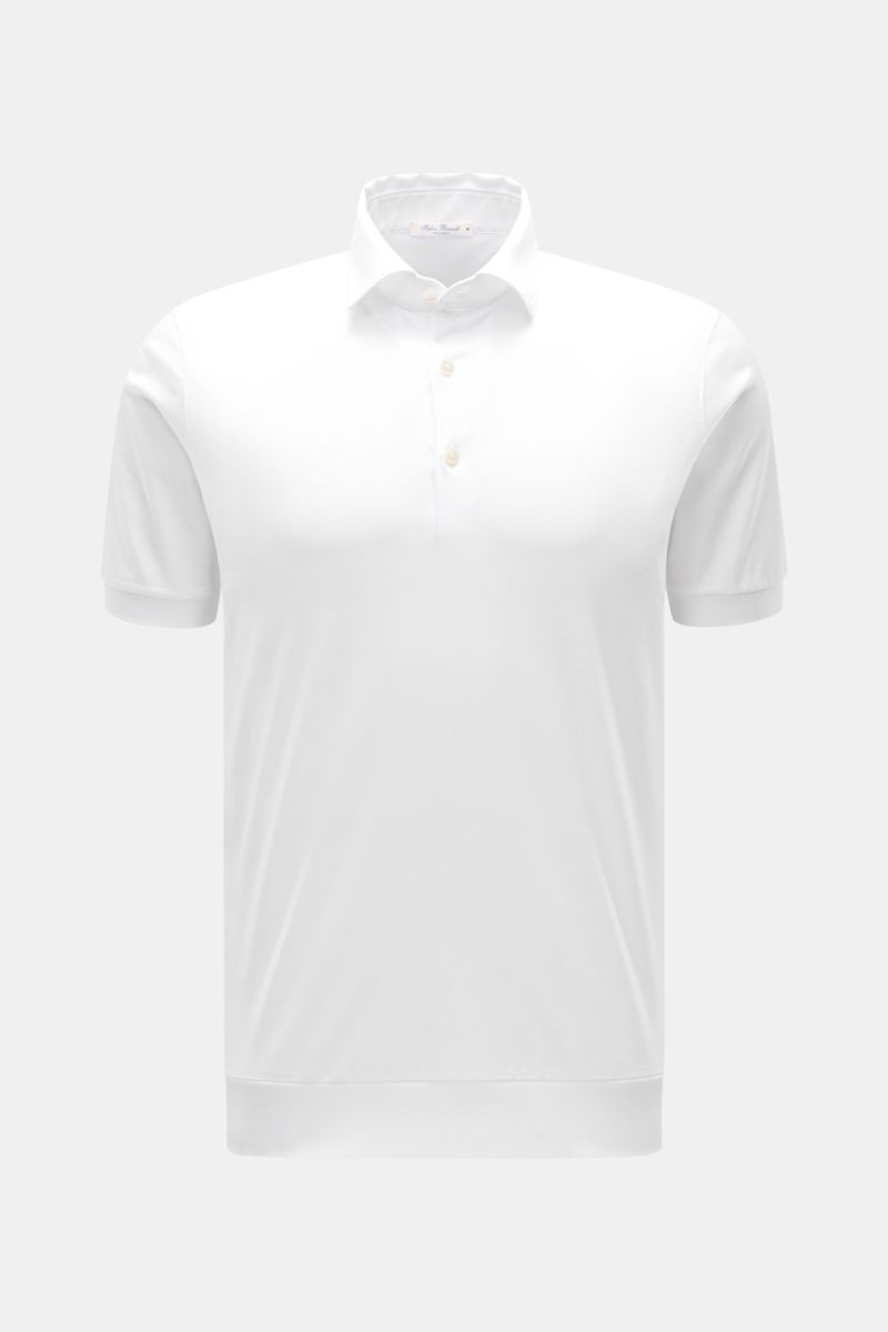 Front view of Stefan Brandt Jersey-Poloshirt 'Luca' weiß, a slim fit white polo shirt made of pure Pima cotton with a smooth, soft touch, featuring a tailored collar, three-button placket, and flexible hem cuffs. Feinster Komfort für jeden Tag: Das exklus