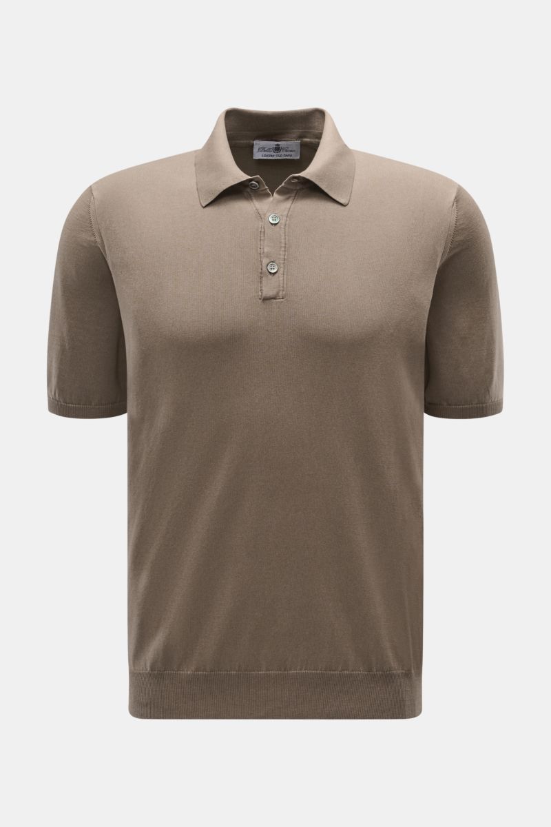 Front view of Della Ciana Short sleeve knit polo taupe in soft cotton knit, slim fit with dress-shirt collar, three-button placket, and narrow ribbed bands.

Description: A casual alternative to a T-shirt: With this knit polo shirt by DELLA CIANA, made