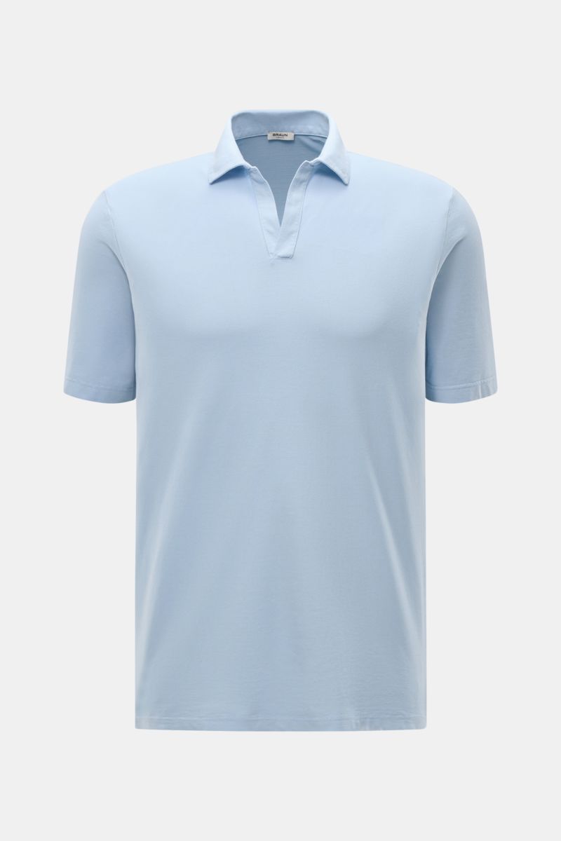 Front view of the BRAUN Hamburg Jersey polo shirt light blue, made of pure cotton jersey, slim fit with dress-shirt collar and open collar placket.

Sporty style for the new season: BRAUN HAMBURG has processed pure cotton into fine jersey to make this 