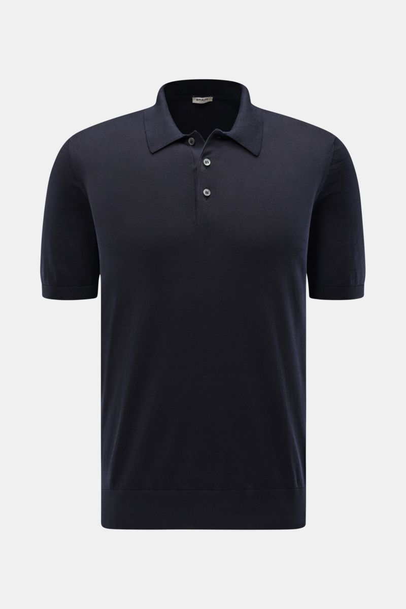 BRAUN Hamburg Kurzarm-Strickpolo dark navy, Slim Fit, feiner Baumwoll-Feinstrick, Polokragen, Drei-Knopf-Leiste, Rippbündchen, frontal fotografiert.