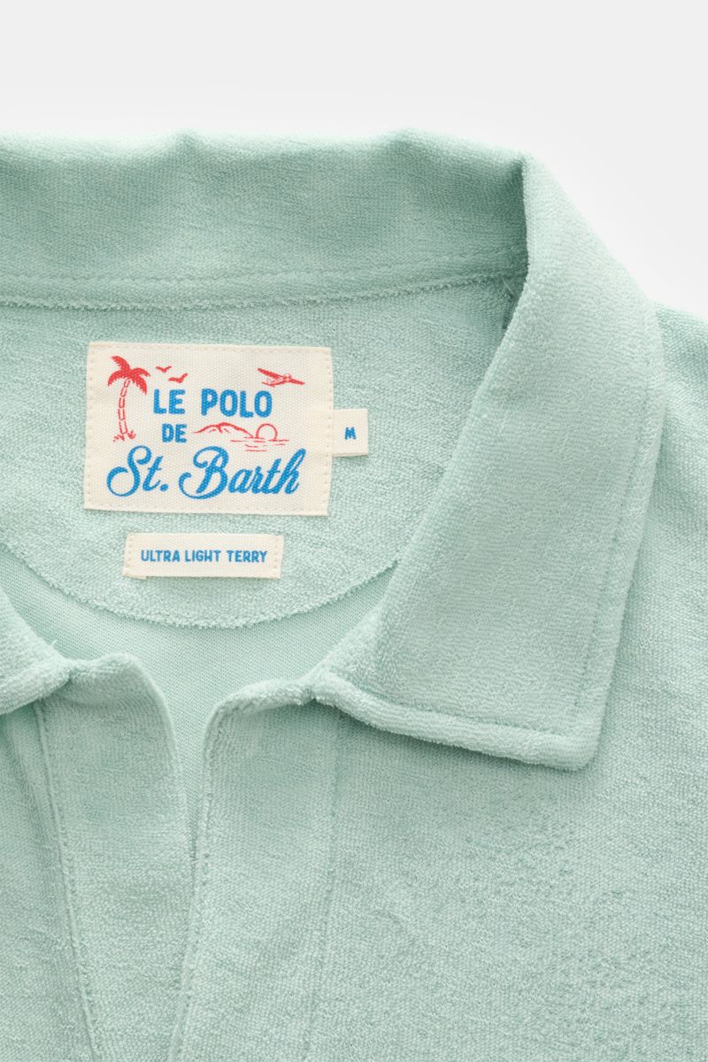 MC2 Saint Barth Frottee-Poloshirt 'Jeremy' mintgrün, Nahaufnahme von oben, weicher Lyocell-Baumwollstoff, Slim Fit, offener Kragen.