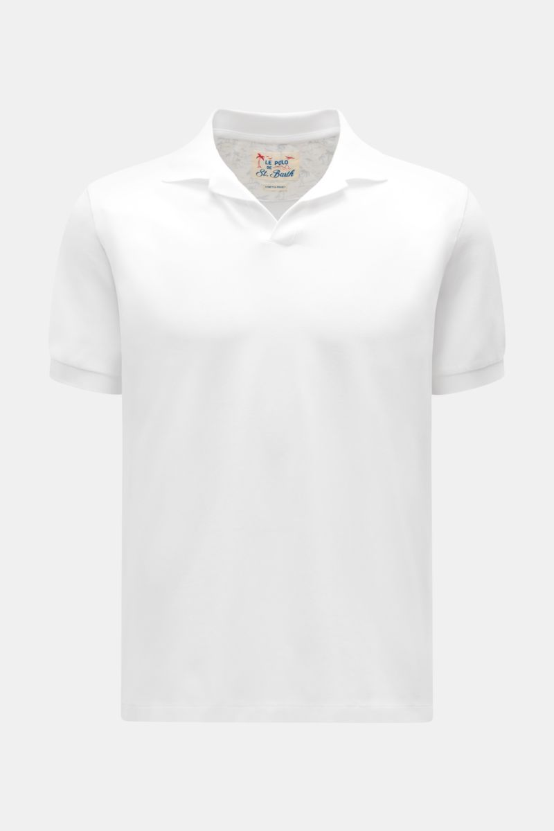 MC2 Saint Barth Poloshirt 'Charles' weiß, frontale Nahaufnahme, kurzärmelig, elastischer Baumwoll-Piqué, Slim Fit, offener Polokragen, Logo-Stitching am Ärmel.