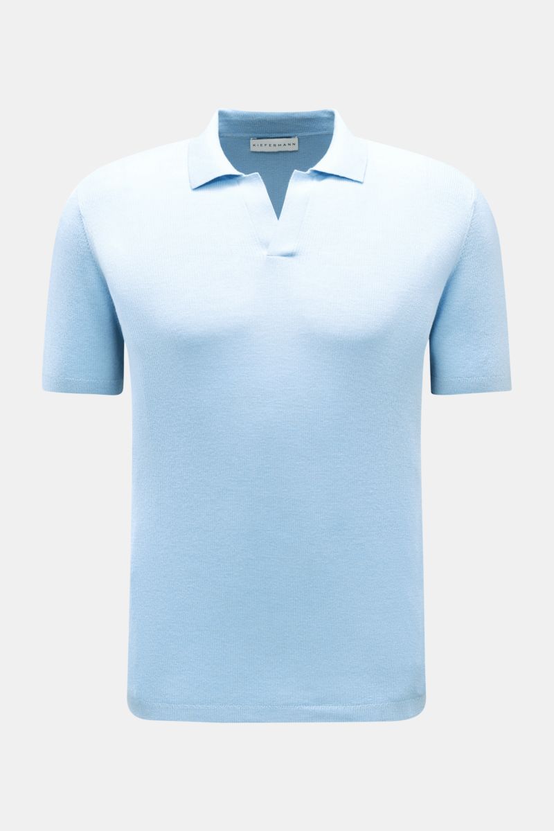 Front view of Kiefermann Merino short sleeve knit polo 'Luras' light blue, sporty and timeless with classic collar and open strip.

Description: Sporty and timeless: This short sleeve knit polo by KIEFERMANN in high-quality merino wool has a casual cut