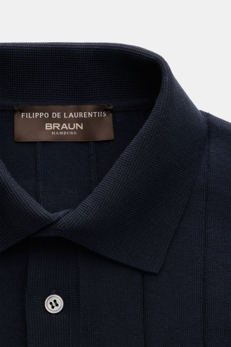 Filippo de Laurentiis Kurzarm-Strickpolo navy, Detailaufnahme von oben, reine Baumwolle, feiner Strick, Slim Fit, Polokragen, Drei-Knopf-Leiste, weicher Griff.