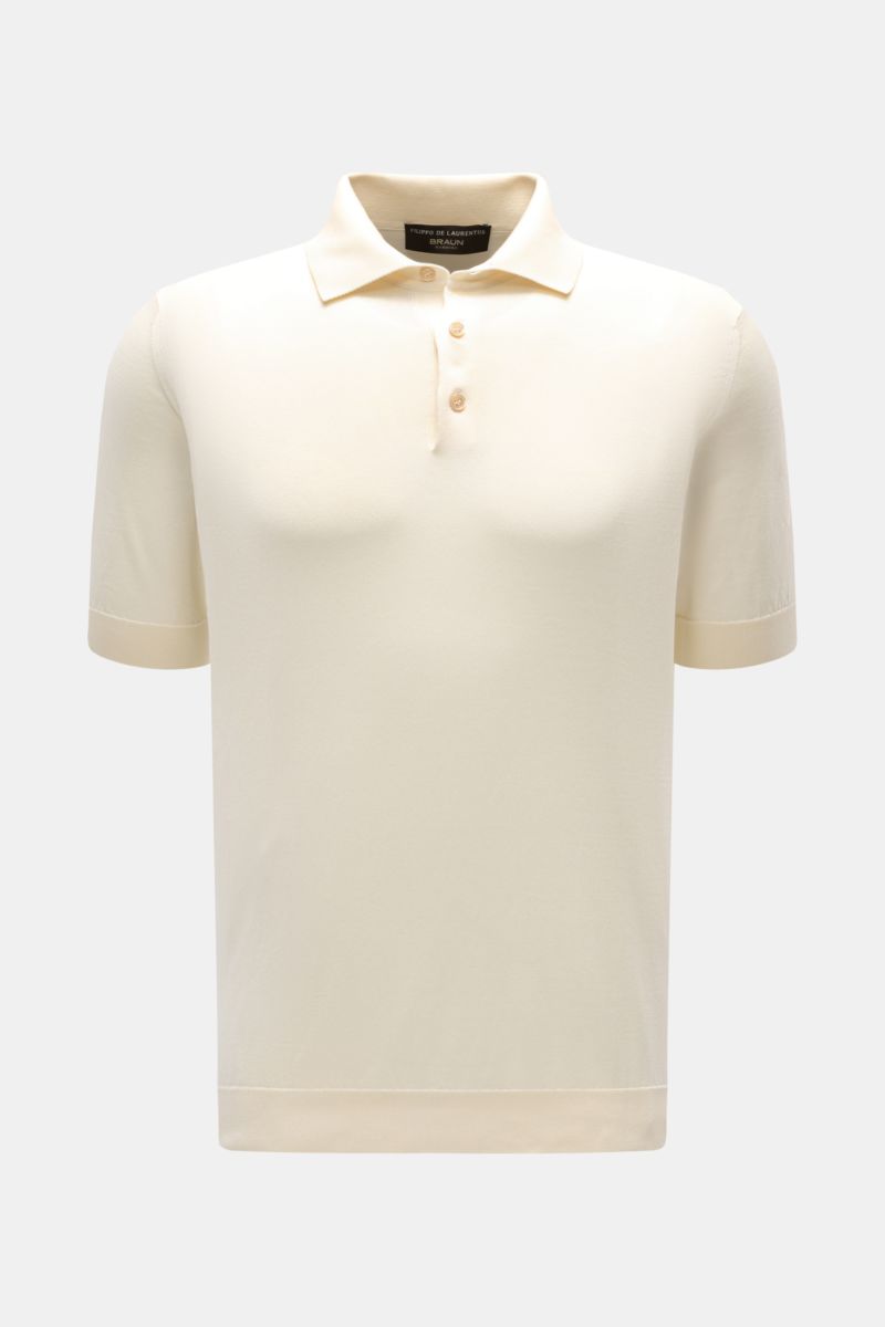 Front view of Filippo de Laurentiis Kurzarm-Strickpolo creme, a slim fit short-sleeve knit polo in soft pure cotton with a crafted collar, smooth three-button placket, fine ribbed cuffs, and a timeless design. Ein perfektes Sommer-Basic: Das Kurzarm-St