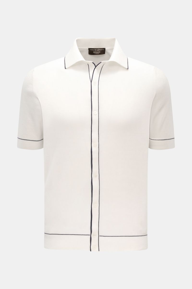 Filippo de Laurentiis Kurzarm-Strickhemd offwhite, Slim Fit, reine Baumwolle, feines Strickbild, Polokragen, Kontraststreifen, Rippbündchen, Frontalansicht.
