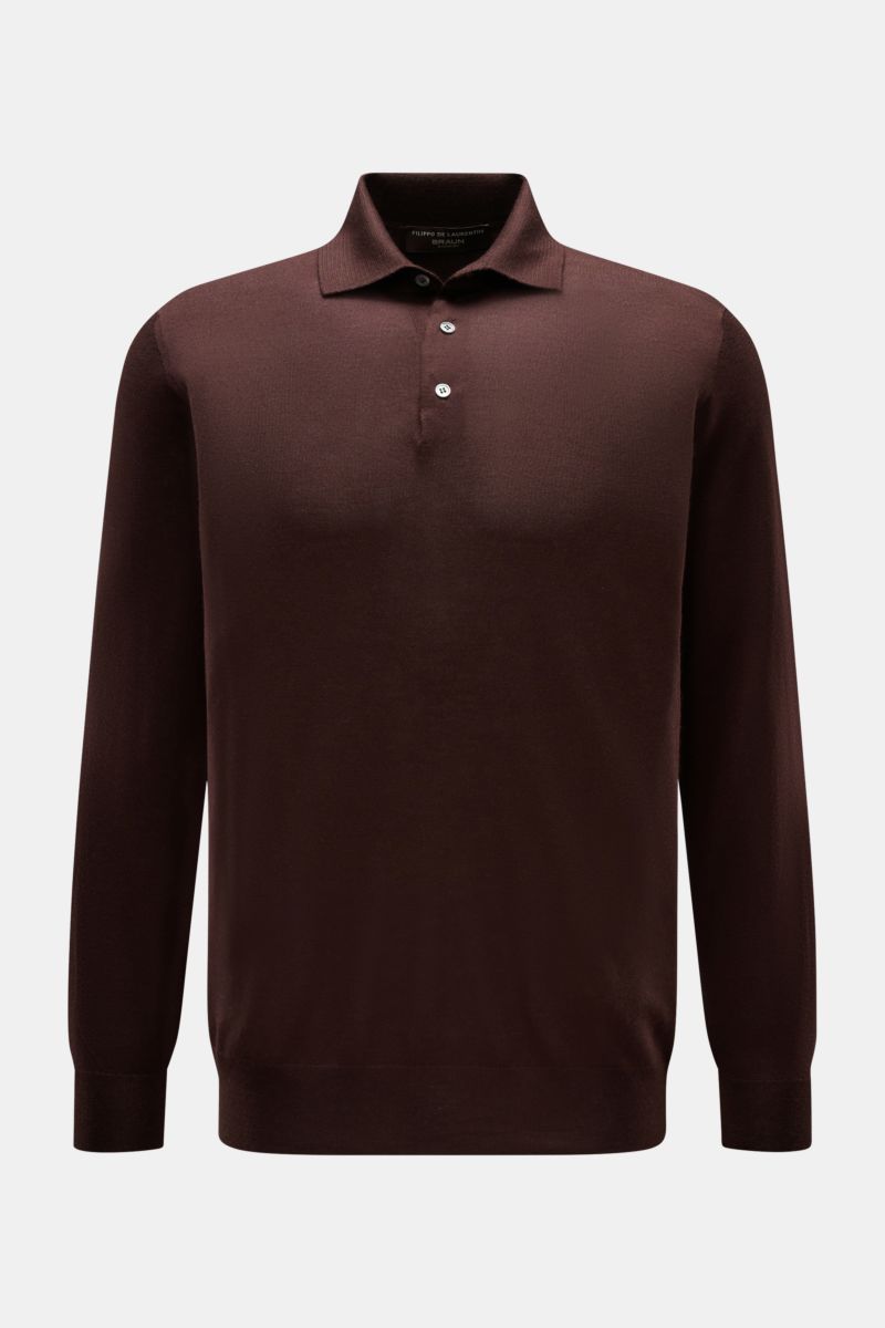 Filippo de Laurentiis Strickpolo dunkelbraun, Slim Fit, aus Cashmere-Seiden-Mix, feines Strickbild, Polokragen, Drei-Knopf-Leiste, Rippbündchen, frontale Ansicht.