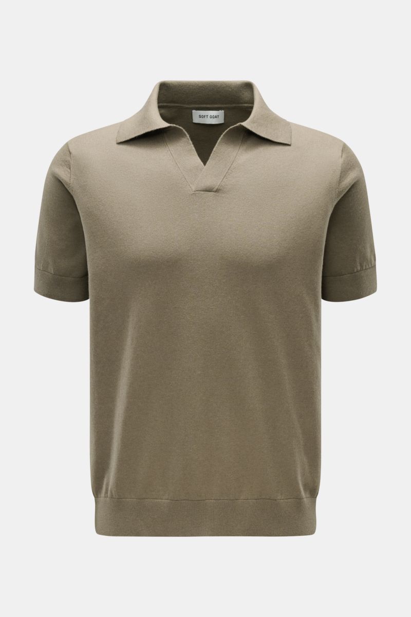 Soft Goat Short sleeve knit polo olive, front view of a slim fit, short-sleeved knit polo with a cotton and cashmere blend, soft feel, knit collar, open collar strip, and flexible ribbed bands. Casual essential for between seasons: The classic short-sleev