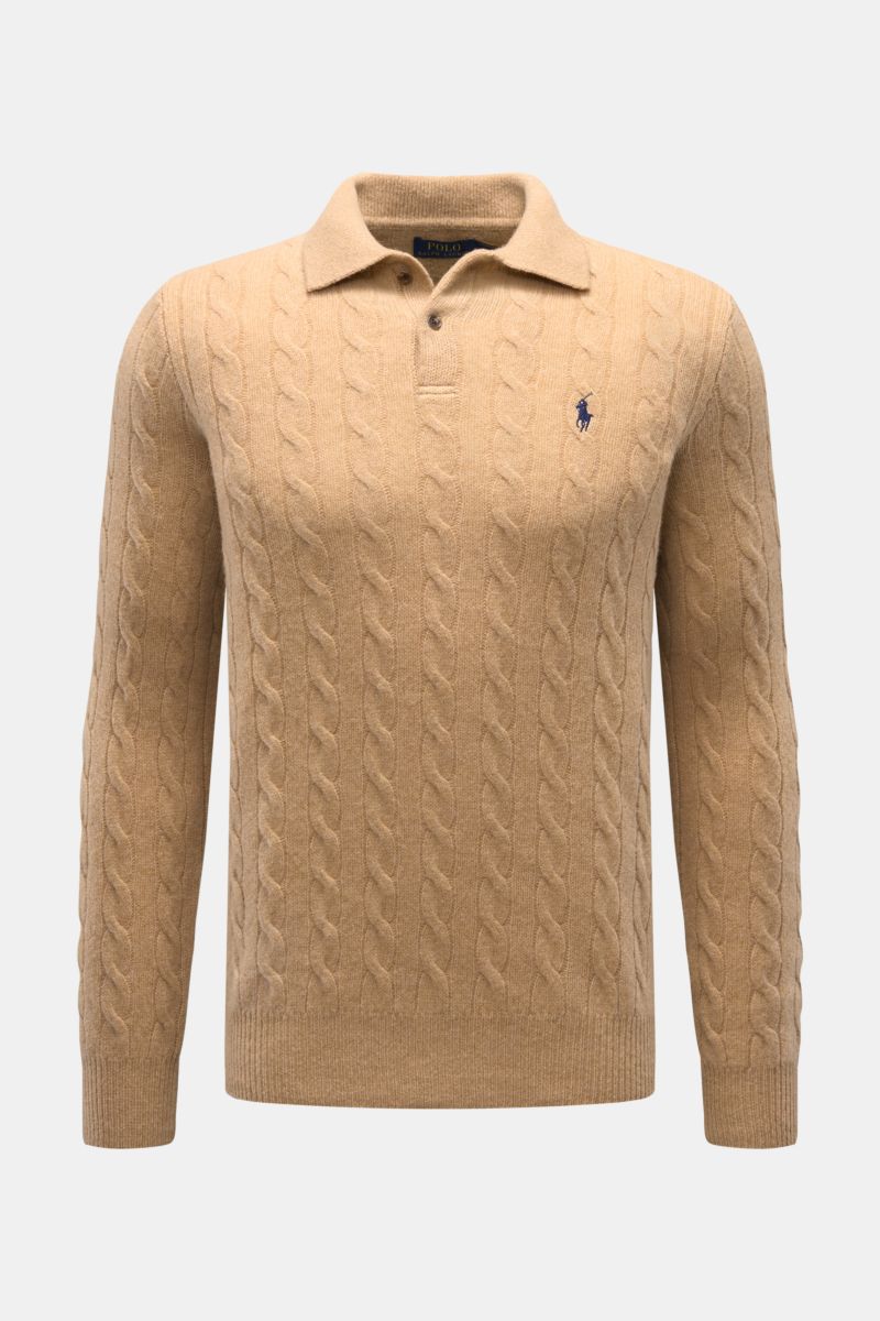 Front view of Polo Ralph Lauren Strickpolo grau meliert in beige with cable knit, wool and cashmere mix, slim fit, knitted polo collar, two-button placket, and elastic rib cuffs. Mit diesem exklusiven Strickpolo aus Wolle und Cashmere bietet POLO RALPH