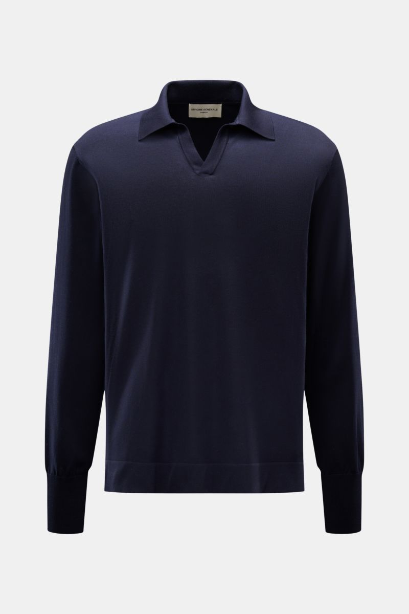 Officine Générale Strickpolo 'Simone' navy, langärmelig, Regular Fit, klassischer Polokragen, weicher Griff, feines Strickbild, Rippbündchen, frontal fotografiert.