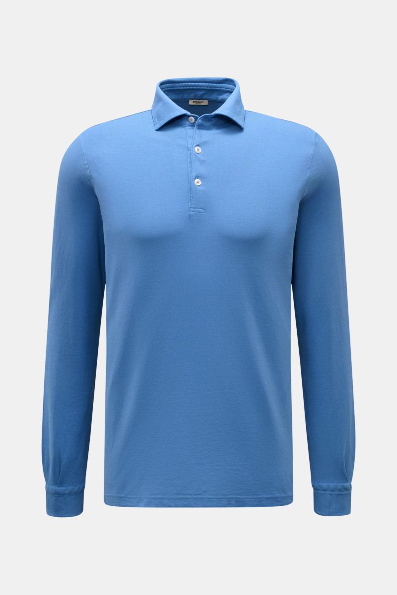 Front view of BRAUN Hamburg Jersey long sleeve polo shirt blue in slim fit, made of slightly robust pure cotton jersey with shark collar and three-button placket.  

Description: Sporty style for the new season: BRAUN HAMBURG has processed pure cotton 