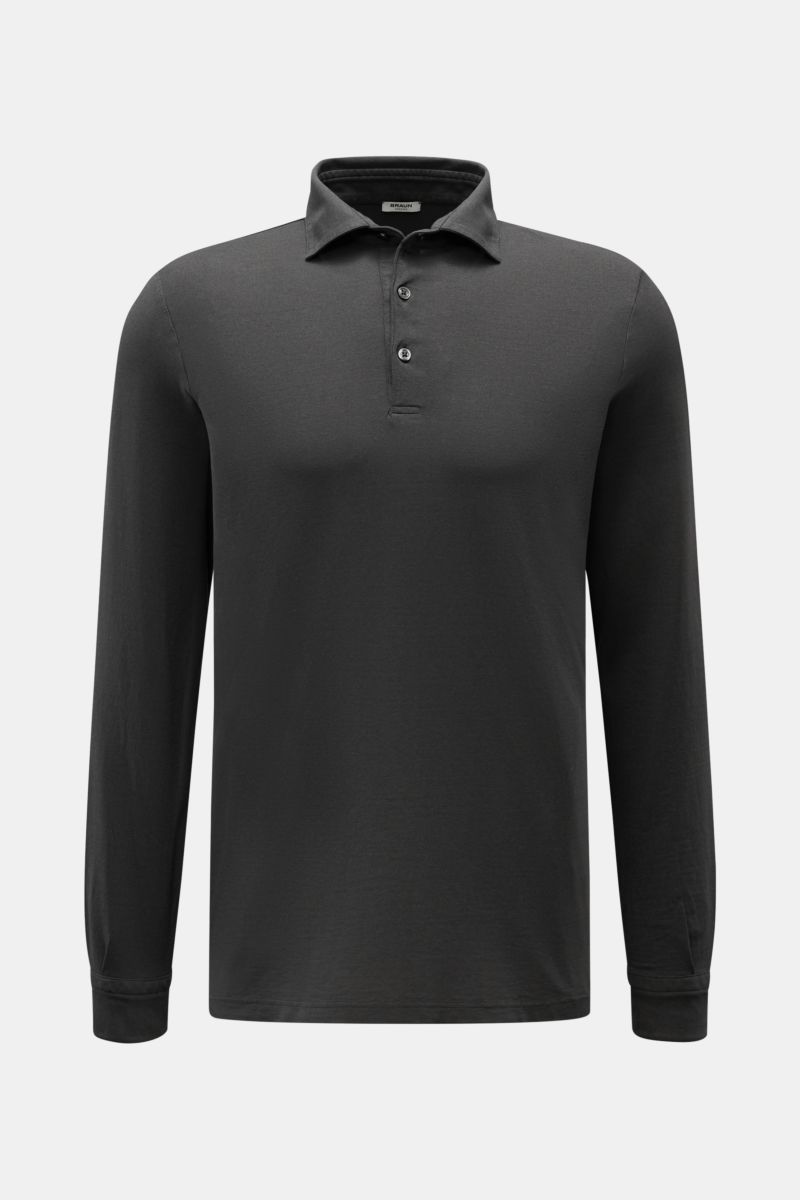 Front view of BRAUN Hamburg Jersey long sleeve polo shirt anthracite in slim fit with shark collar, three-button placket, barrel cuffs, and side vents.

Description: Sporty style for the new season: BRAUN HAMBURG has processed pure cotton into comforta