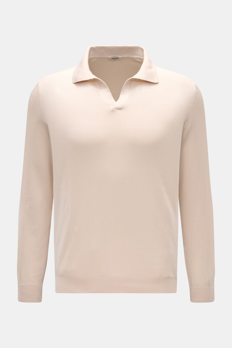 Gran Sasso Strickpolo sand, frontale Nahaufnahme, langarm, Regular Fit, reine Baumwolle, offener Kragen, feines Strickbild, elastische Rippbündchen.