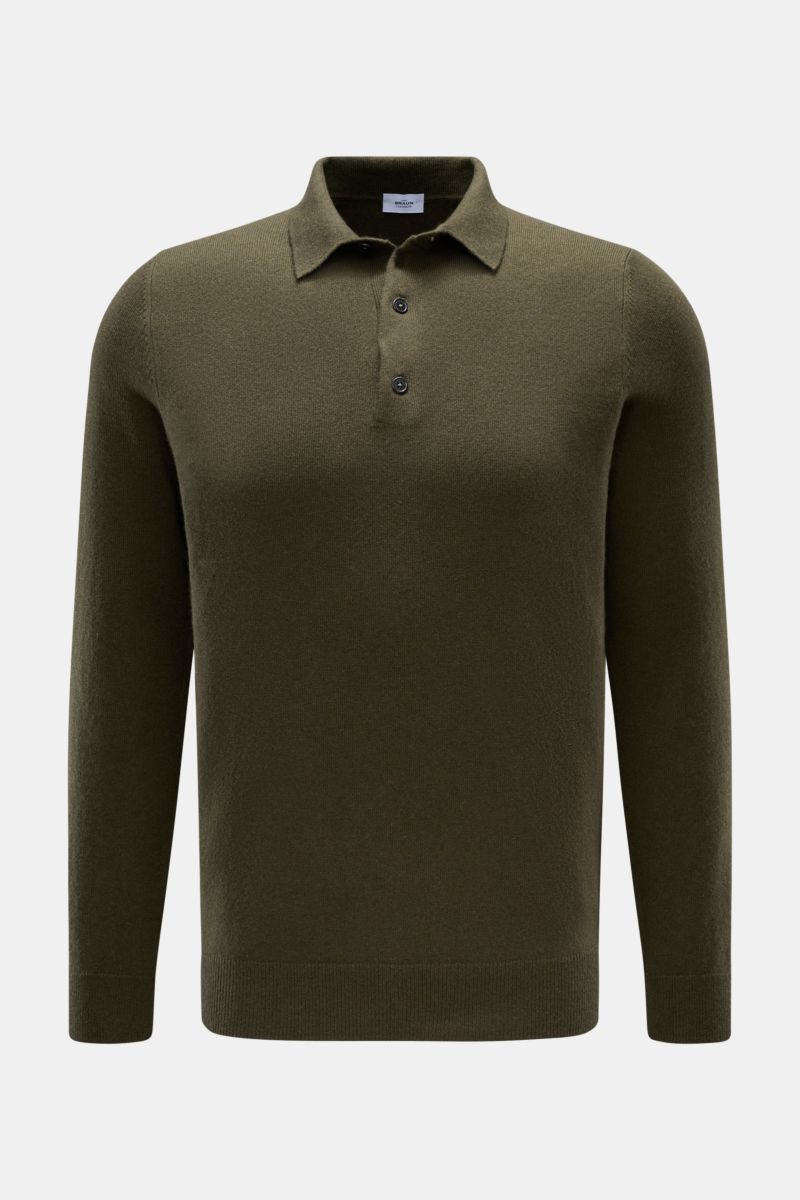 von Braun Cashmere Strickpolo dark olive, Slim Fit Langarm-Polo in frontaler Perspektive, aus weichem, feinem Mongolei-Cashmere mit Drei-Knopf-Leiste und elastischen Rippbündchen.