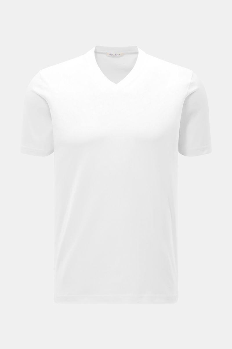 Front view of Stefan Brandt V-Neck T-Shirt 'Adam' weiß in white, made of soft 'Urpima Sea Island' cotton, slim fit with V-neck.

Description: Luxuriöses Essential: Das V-Neck T-Shirt von STEFAN BRANDT aus edler 'Urpima Sea Island' Baumwolle besticht du