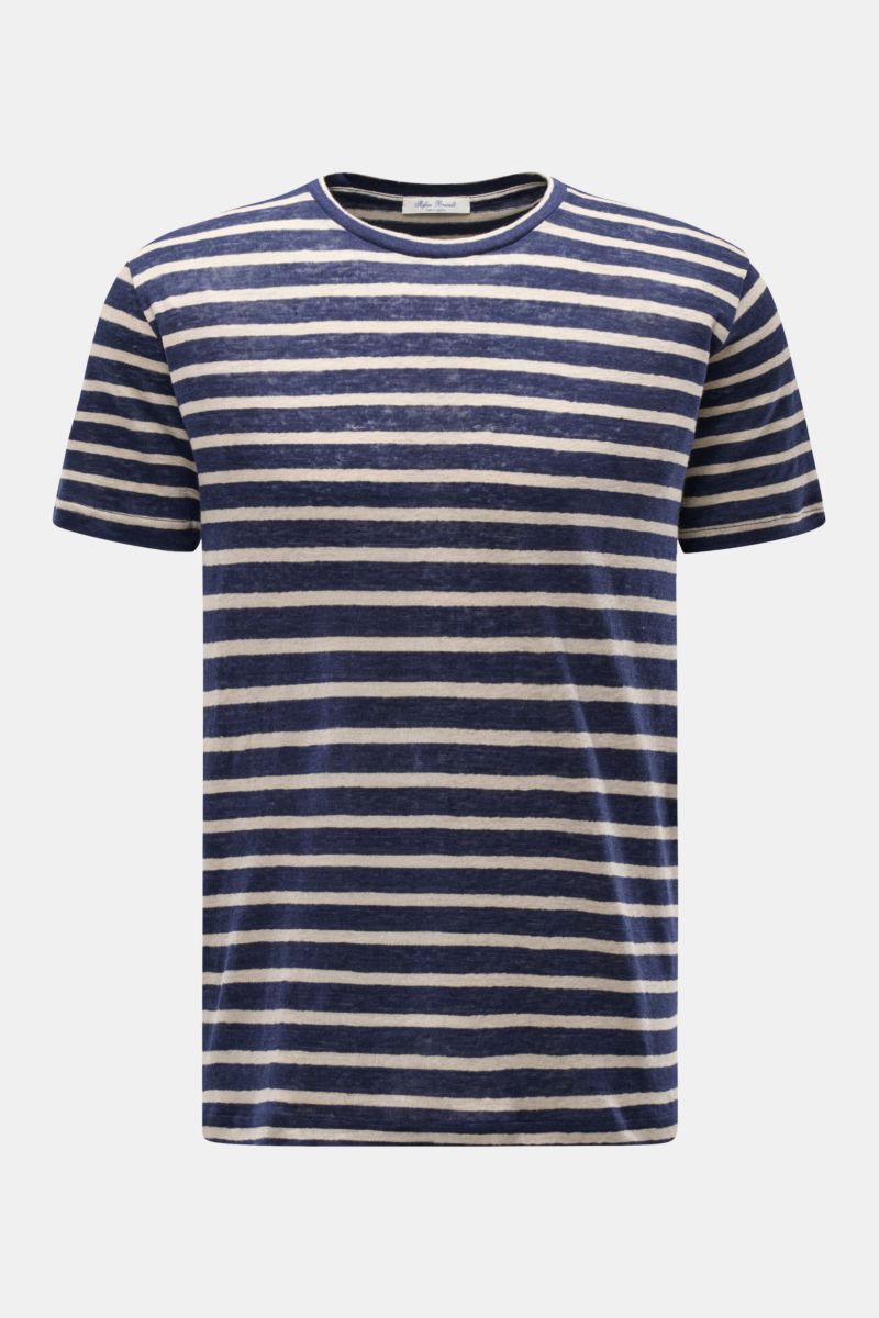 Frontale Nahaufnahme des Stefan Brandt Leinen Rundhals-T-Shirt 'Enno' navy/sand gestreift aus reinem Leinen mit weichem Griff, Slim Fit und leichter Struktur.