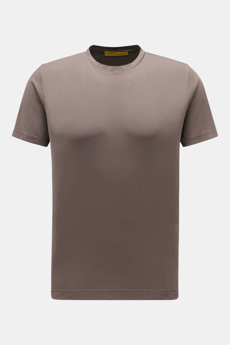 B.F. Knitwear Crew neck T-shirt grey-brown shown from the front on a plain background, made of pure cotton with a soft feel, slim fit, crew neck, and short hem vents, a high-quality basic for spring and summer.