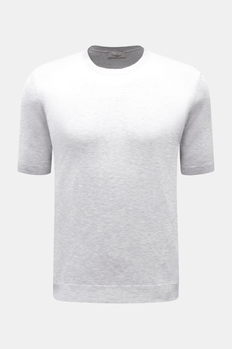 Piacenza 1733 Kurzarmpullover grau meliert, Slim Fit, aus reiner Baumwolle mit feinem, offenem Strickbild, flexible Rippbündchen, frontale Aufnahme.