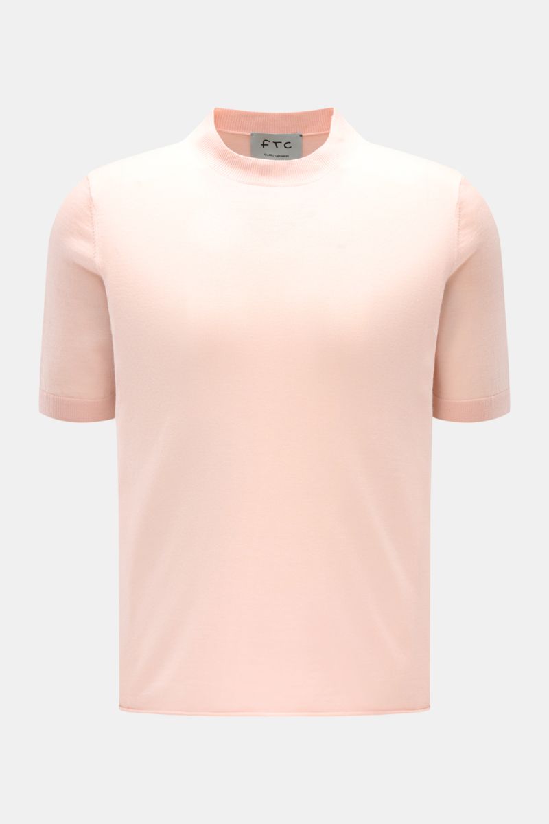 FTC Kurzarm-Rundhalspullover rosé, slim Fit, aus Cashmere-SeaCell-Mix mit Rundhalsausschnitt, weichem Griff, feinem Strickbild, Rippbündchen, frontale Ansicht.