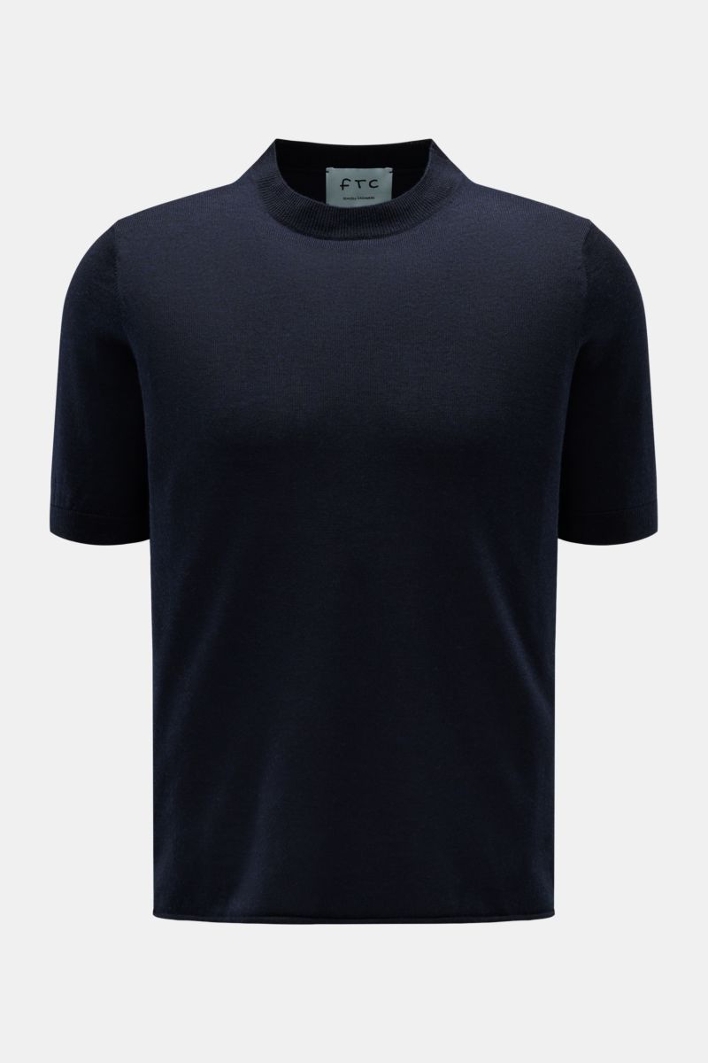 FTC Kurzarm-Rundhalspullover navy, vorne aus leichter, feiner Cashmere-SeaCell-Qualität, Slim Fit, Rundhalsausschnitt, rollierter Saum, Rippbündchen, nachhaltig produziert.