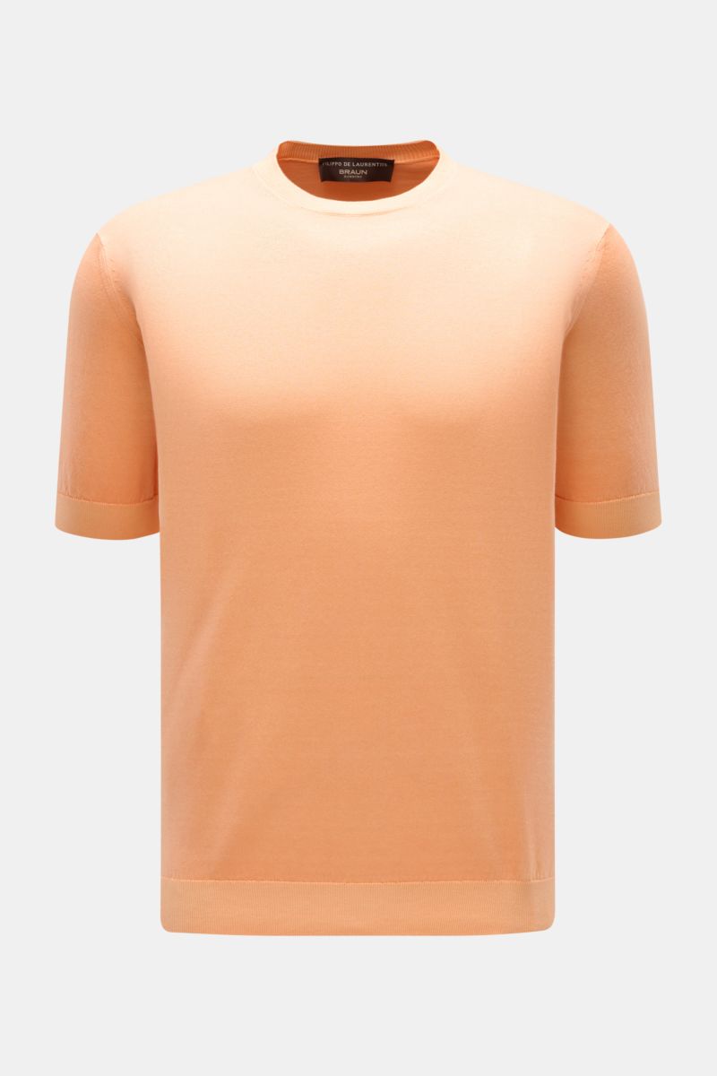 Front view of Filippo de Laurentiis Kurzarmpullover apricot, a slim fit short-sleeve pullover in pure cotton with soft feel, fine knit, round neckline, and comfortable ribbed cuffs; vielseitiges Basic: Der Kurzarmpullover von FILIPPO DE LAURENTIIS bestich