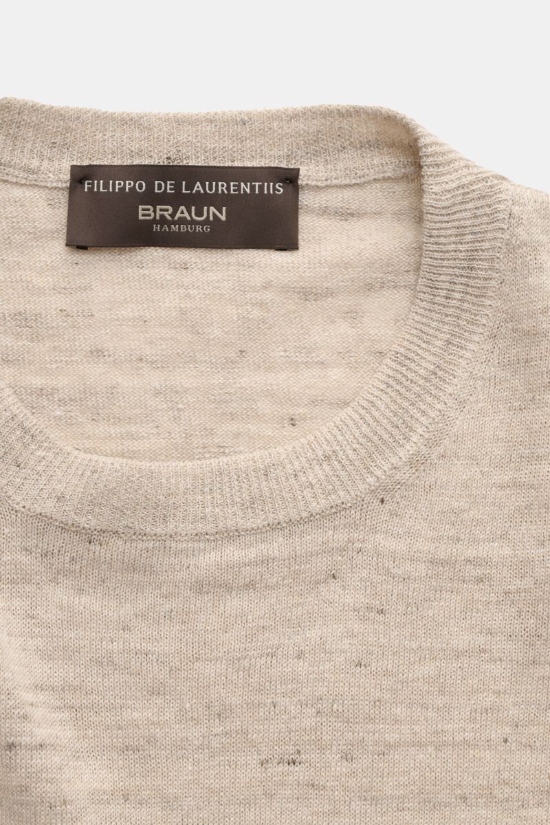 Filippo de Laurentiis Feinstrick-Kurzarmpullover beige meliert, Nahaufnahme von Rundhalsausschnitt, Slim Fit, Rippbündchen, Leinen-Baumwoll-Mix, feines Strickbild.