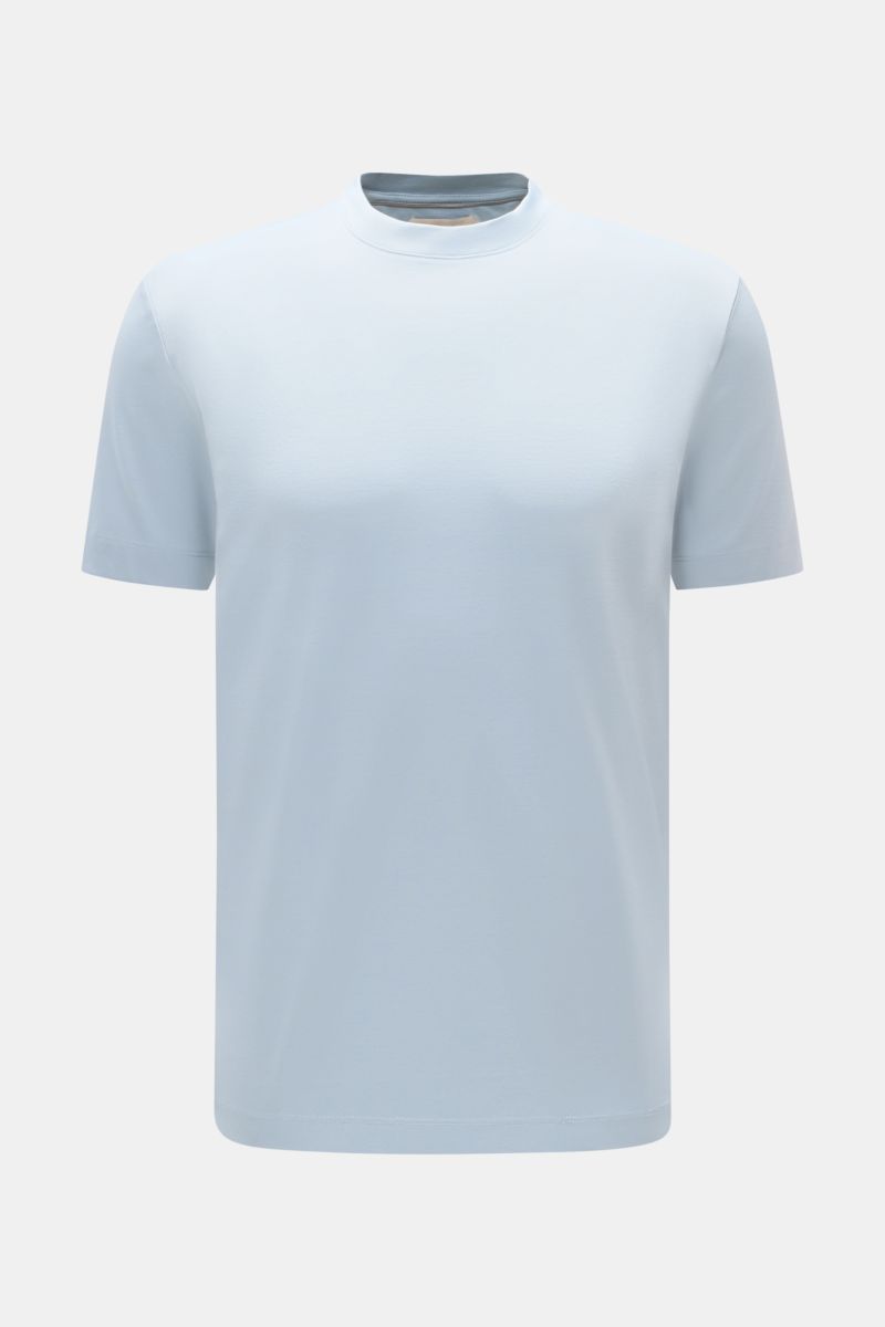 Aurélien Rundhals-T-Shirt hellblau, Slim Fit, reine Baumwolle, weicher Griff, Rundhalsausschnitt, kurze Saumschlitze, Frontansicht.