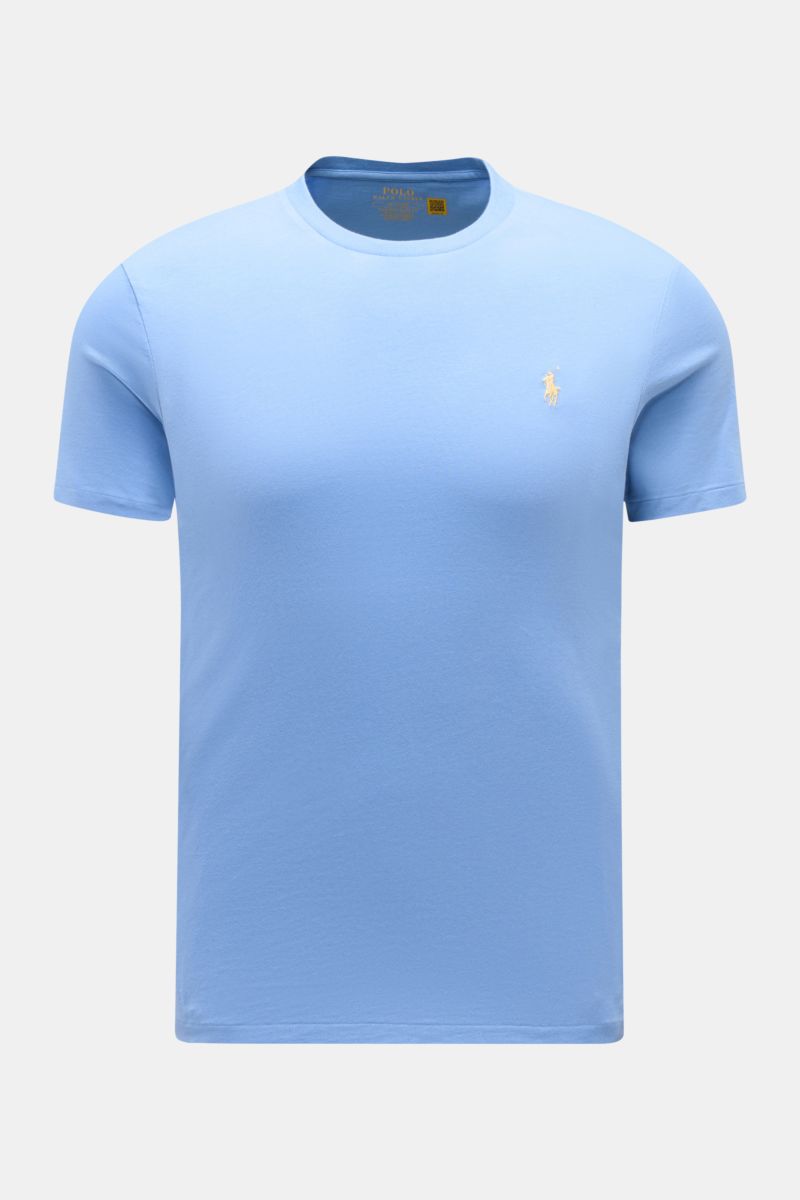 Front view of Polo Ralph Lauren Crew neck T-shirt smoky blue in extra slim fit with soft pure cotton jersey and signature logo stitching. 

A sporty classic: This soft T-shirt in pure cotton by POLO RALPH LAUREN combines the iconic logo stitching with 