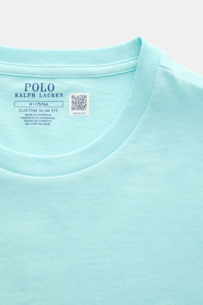 Polo Ralph Lauren Rundhals-T-Shirt türkis, aus weichem Baumwoll-Jersey, Extra Slim Fit, Rundhalsausschnitt, Nahaufnahme von oben.