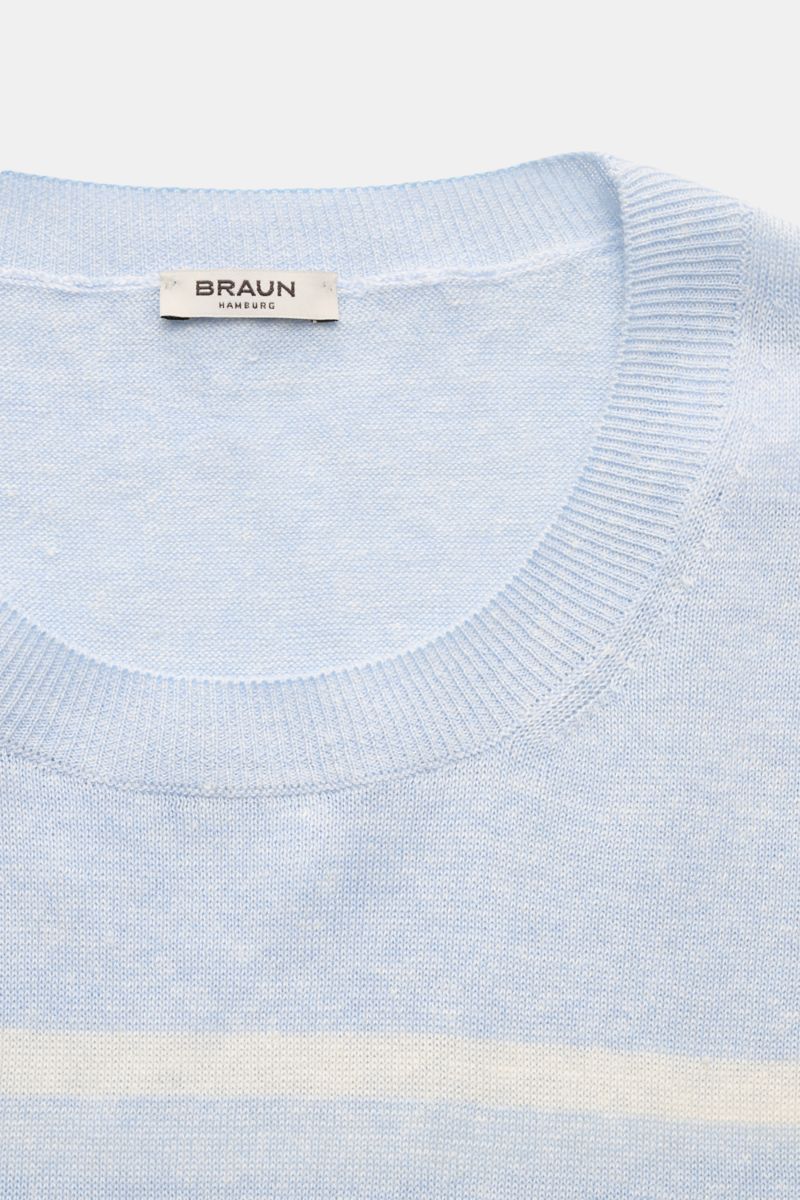 Gran Sasso Kurzarmpullover hellblau/offwhite gestreift, Nahaufnahme von oben, Leinen-Baumwoll-Mix, weicher Griff, Rundhalsausschnitt, feines Strickbild, Rippbündchen, Regular Fit.