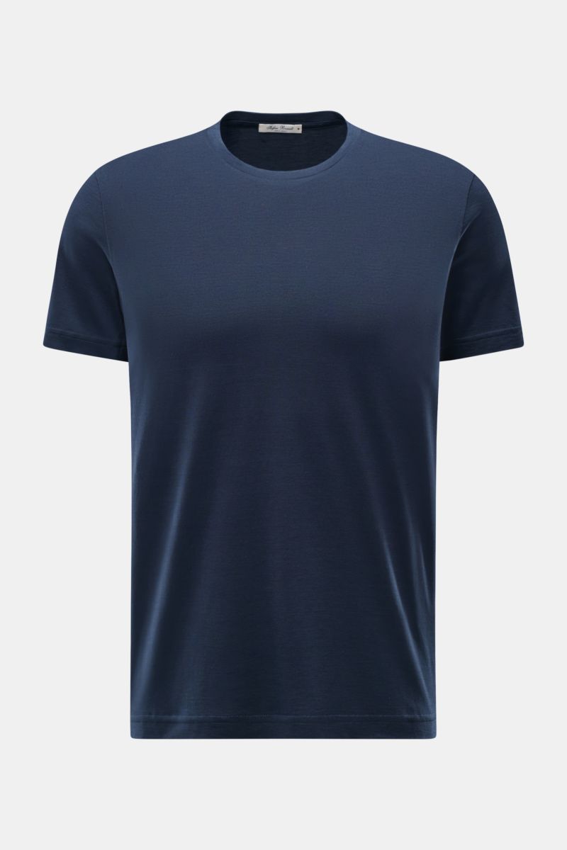 Stefan Brandt Rundhals-T-Shirt 'Enno' navy, Slim Fit, aus weicher Seiden-Baumwollmischung, frontale Nahaufnahme mit Rundhalsausschnitt.