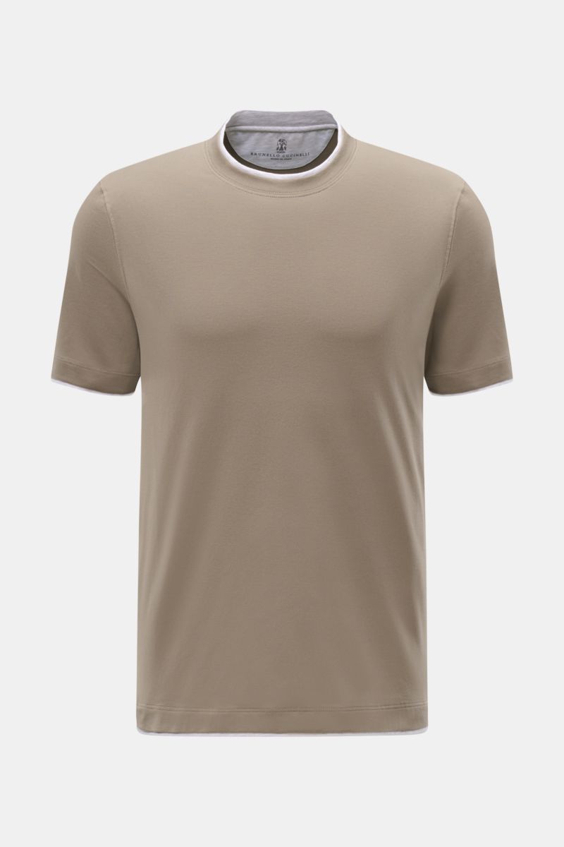Alt tag (124 characters): Front view of Brunello Cucinelli Rundhals-T-Shirt taupe/grau meliert, slim fit cotton jersey with contrast double hems.

Description:
BRUNELLO CUCINELLI liefert mit diesem legeren T-Shirt aus angenehmer Baumwolle ein unverzich